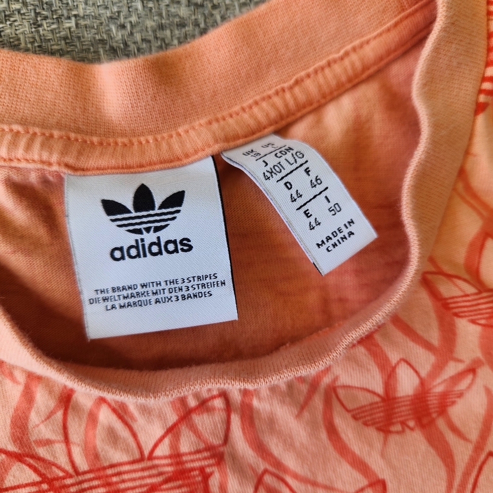 Adidas tee - Picture 4 of 6